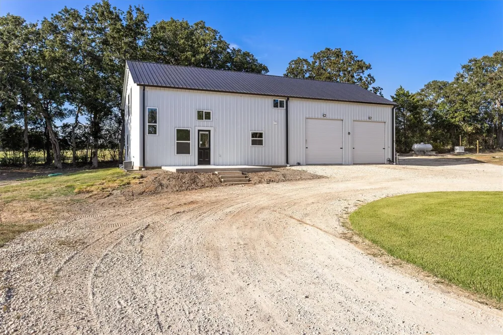1121 Allen Road Brenham, TX 77833