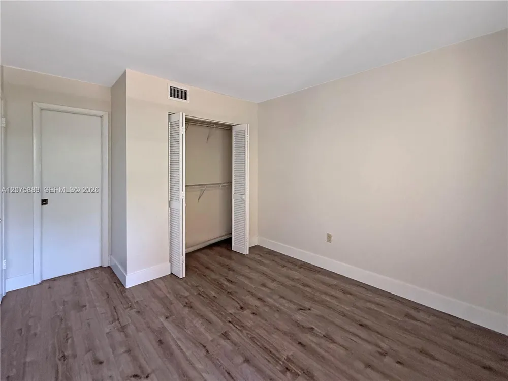 995 SW 84th Ave #309 Miami, FL 33144
