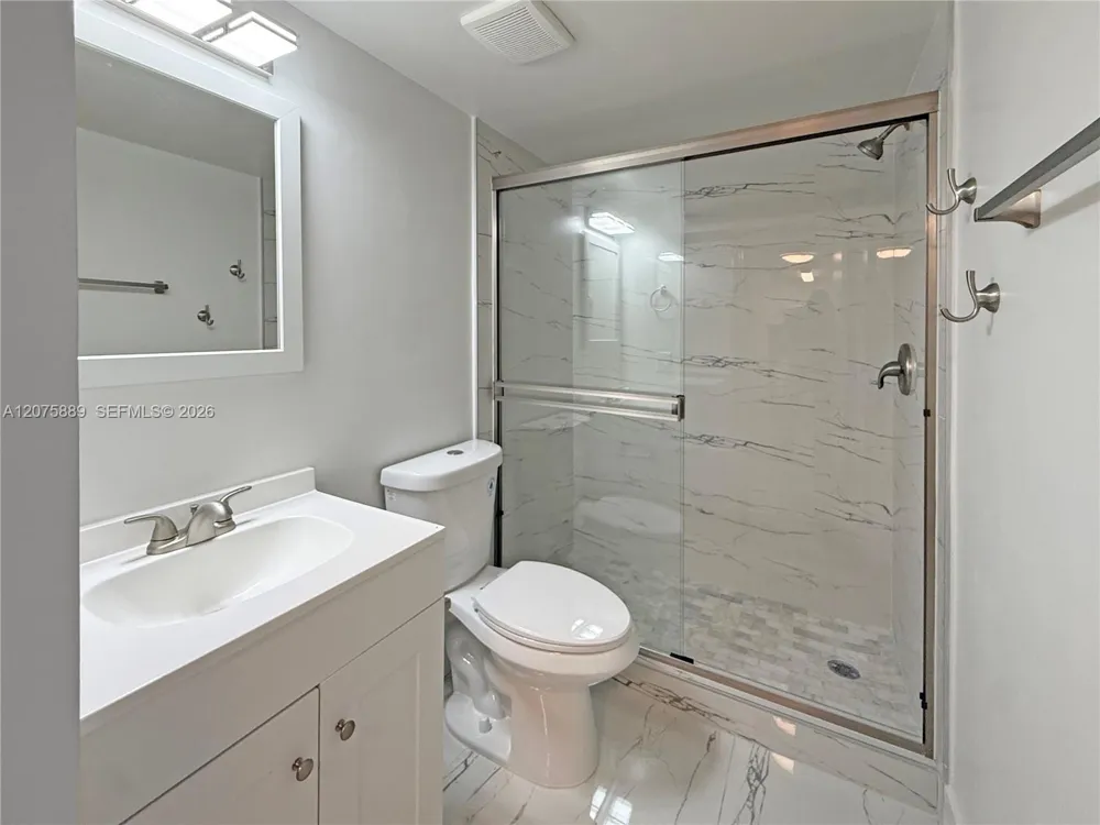 995 SW 84th Ave #309 Miami, FL 33144