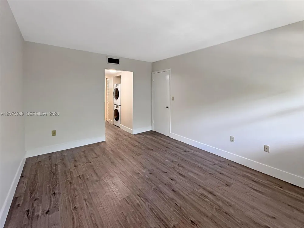 995 SW 84th Ave #309 Miami, FL 33144