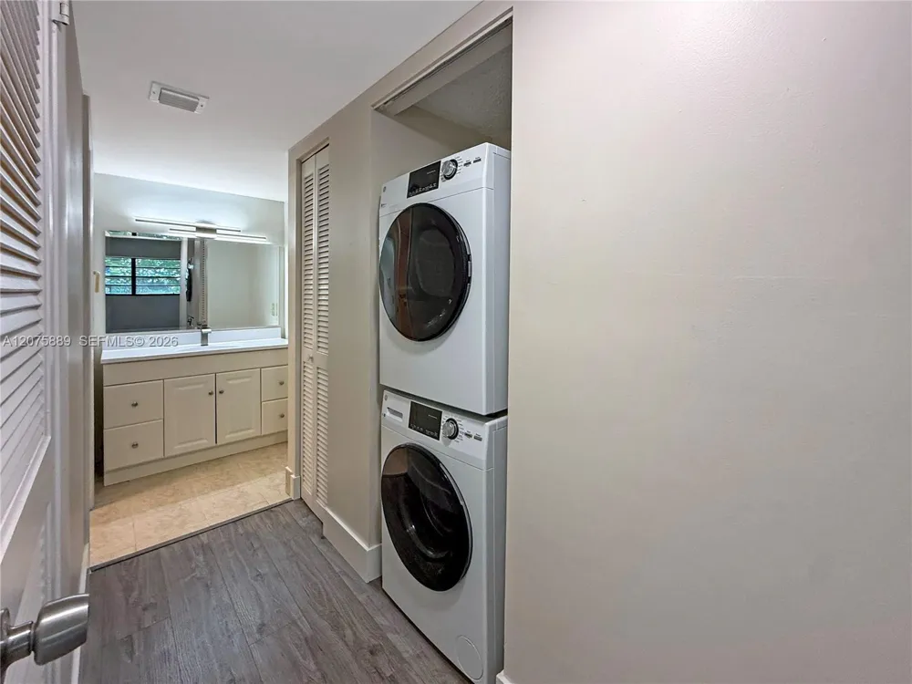 995 SW 84th Ave #309 Miami, FL 33144