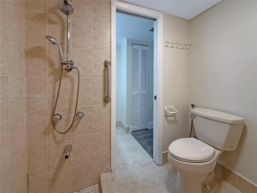 995 SW 84th Ave #309 Miami, FL 33144
