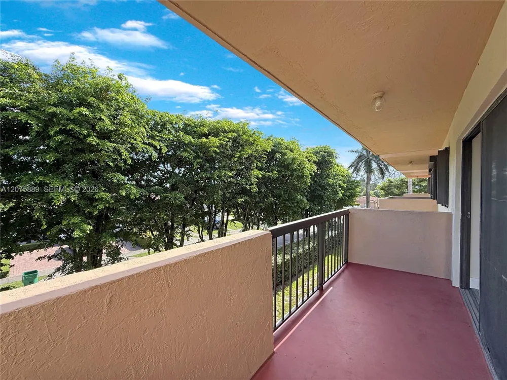 995 SW 84th Ave #309 Miami, FL 33144