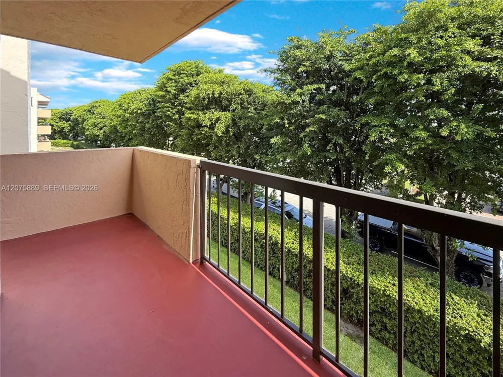 995 SW 84th Ave #309 Miami, FL 33144