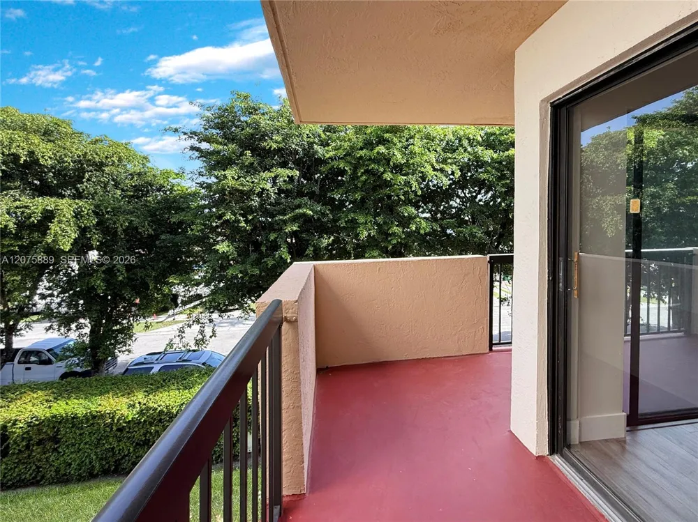 995 SW 84th Ave #309 Miami, FL 33144