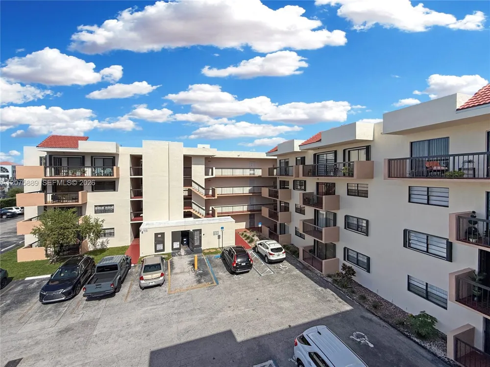 995 SW 84th Ave #309 Miami, FL 33144