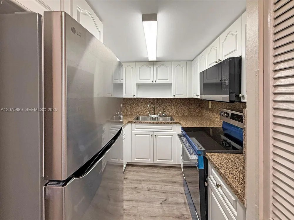 995 SW 84th Ave #309 Miami, FL 33144