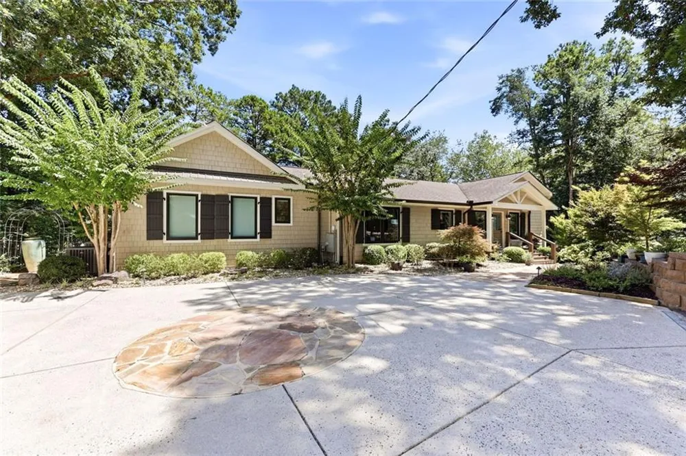 1123 Chestatee Point Dawsonville, GA 30534