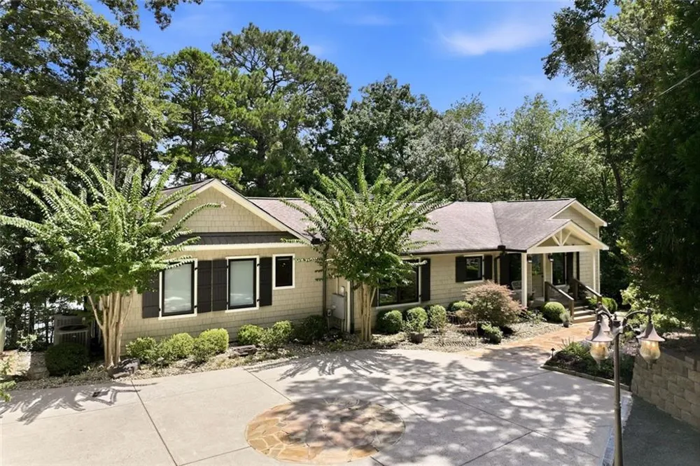 1123 Chestatee Point Dawsonville, GA 30534