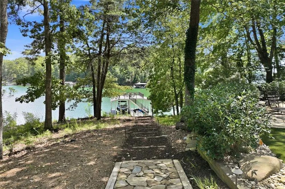 1123 Chestatee Point Dawsonville, GA 30534