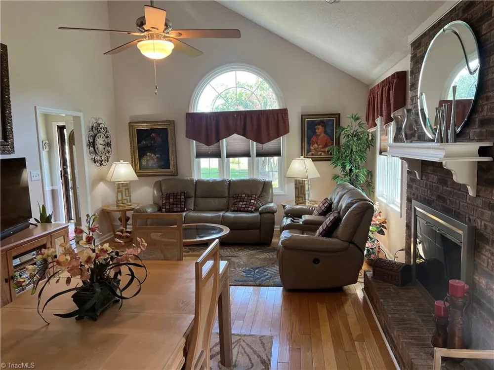 206 Maplewood Court Trinity, NC 27370