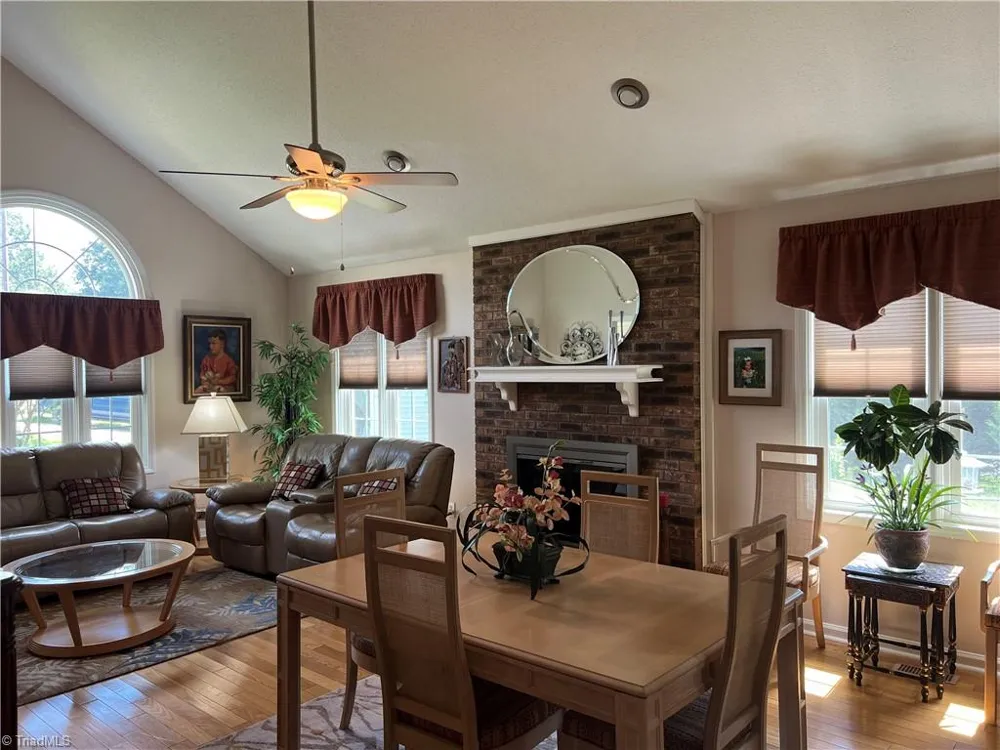 206 Maplewood Court Trinity, NC 27370