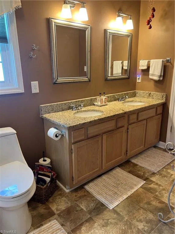 206 Maplewood Court Trinity, NC 27370