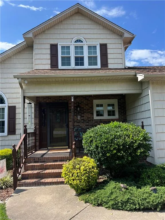206 Maplewood Court Trinity, NC 27370