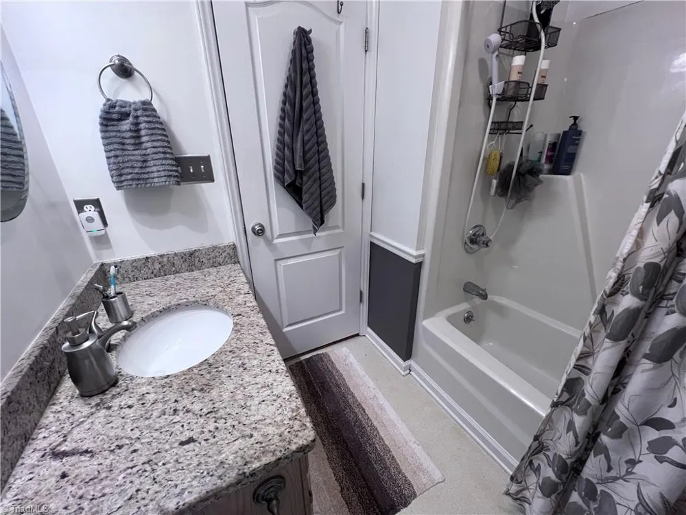 206 Maplewood Court Trinity, NC 27370