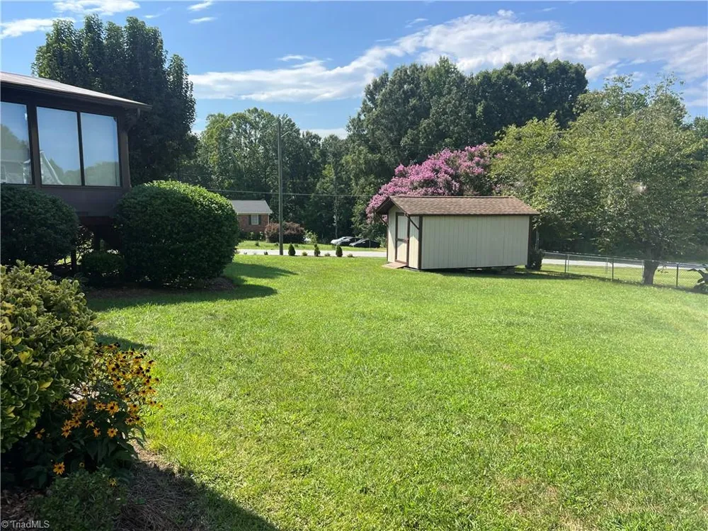 206 Maplewood Court Trinity, NC 27370