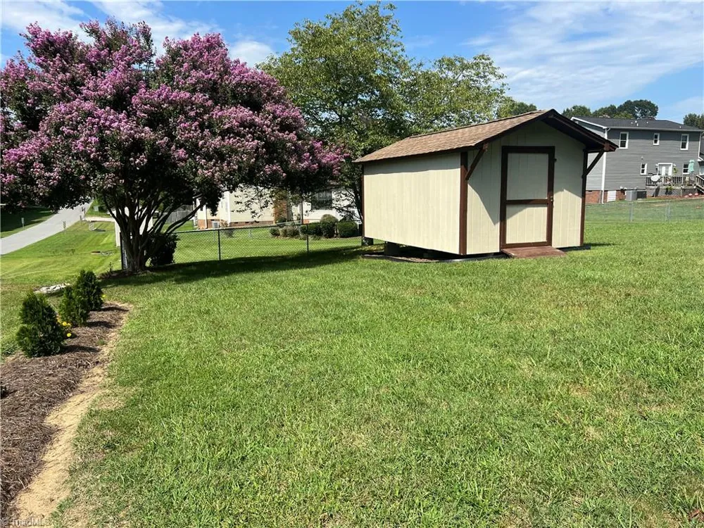 206 Maplewood Court Trinity, NC 27370