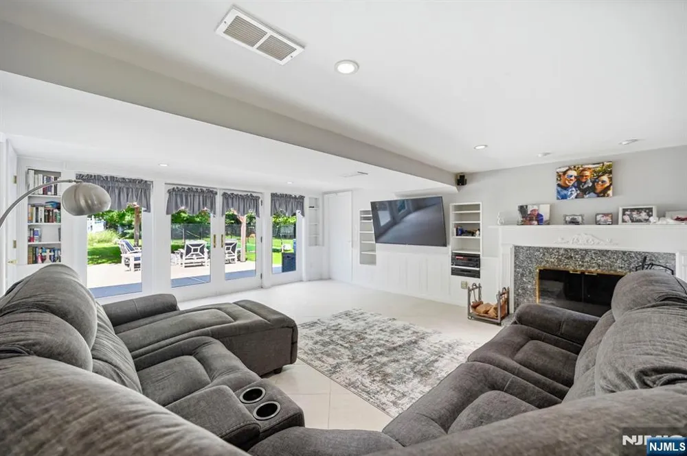 1 Sunrise Drive Montvale, NJ 07645