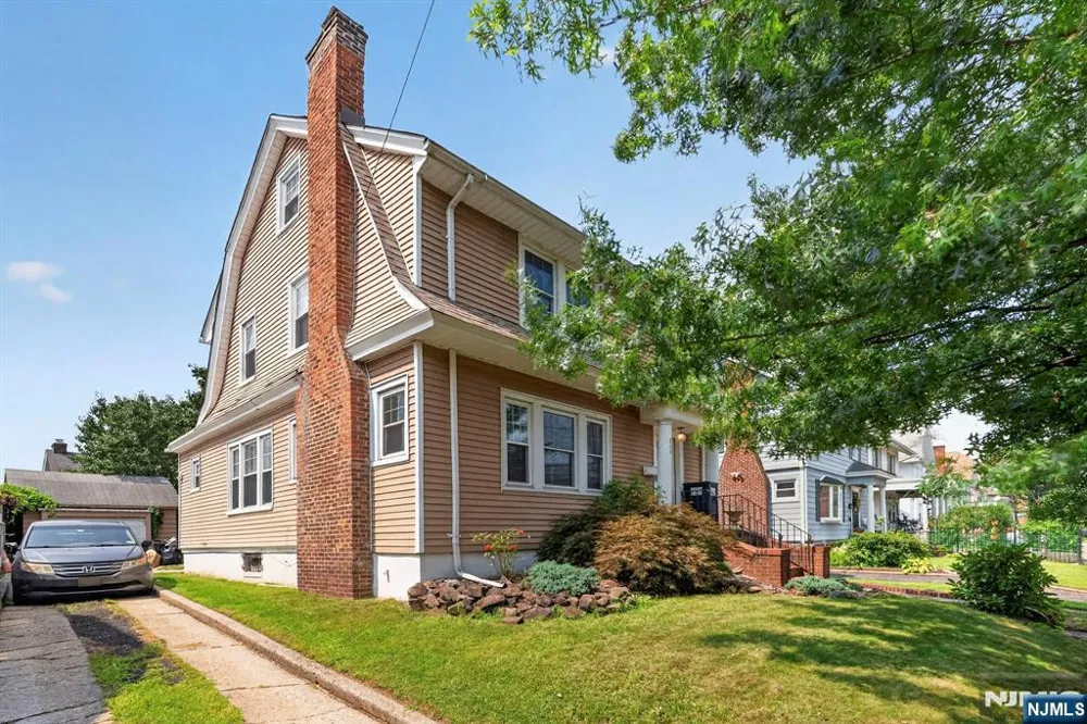 446 Clifton Avenue Newark, NJ 07104