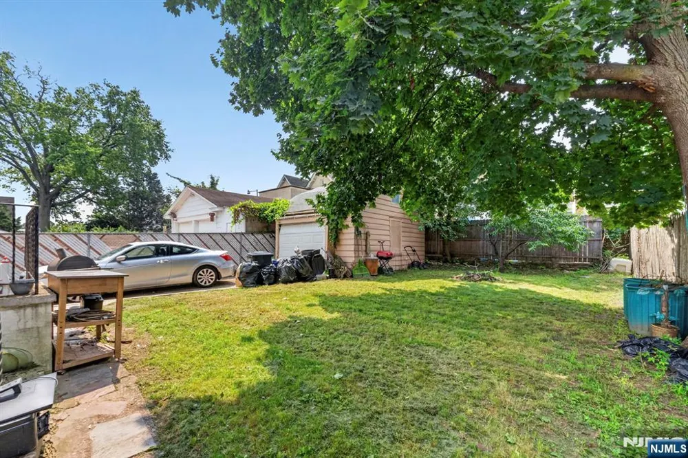 446 Clifton Avenue Newark, NJ 07104