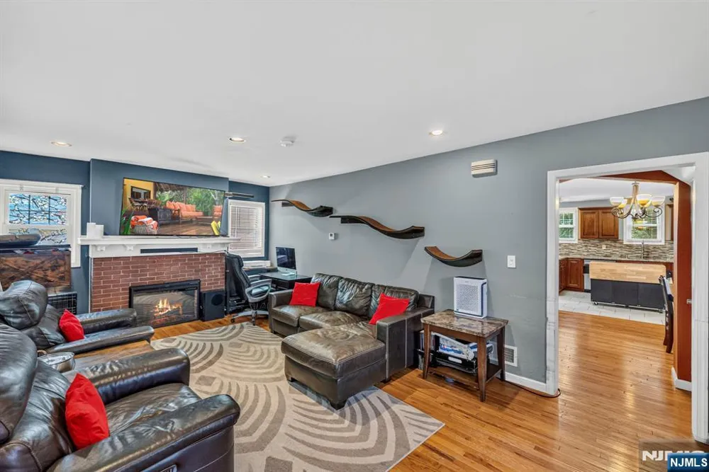 446 Clifton Avenue Newark, NJ 07104