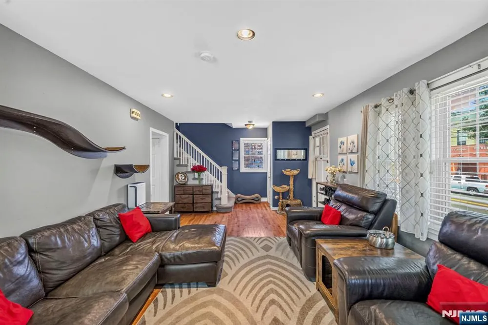 446 Clifton Avenue Newark, NJ 07104