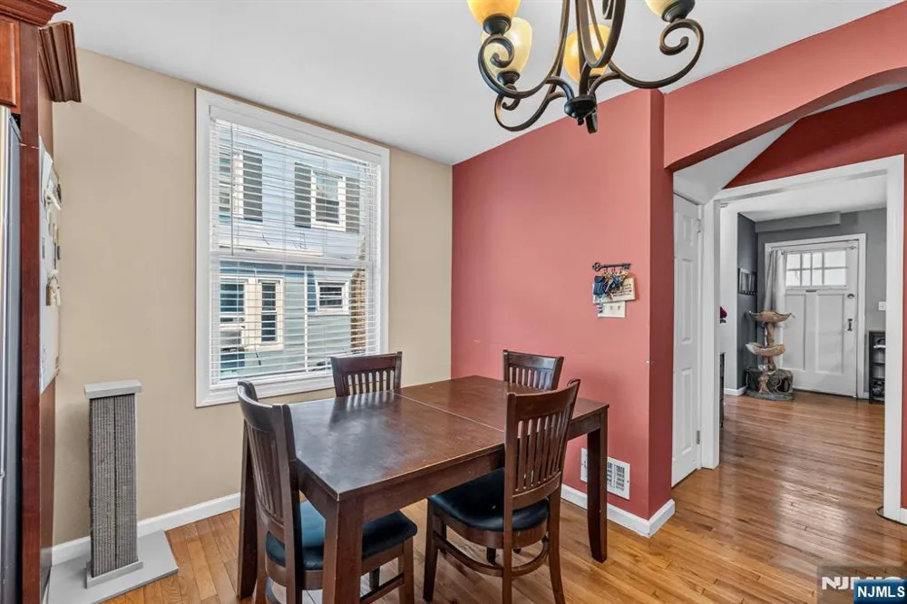 446 Clifton Avenue Newark, NJ 07104