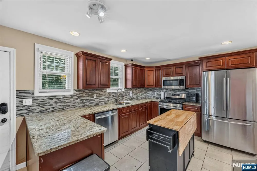 446 Clifton Avenue Newark, NJ 07104