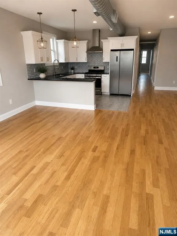 372 E 27th Street 201 Paterson, NJ 07514