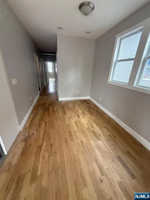 372 E 27th Street 201 Paterson, NJ 07514