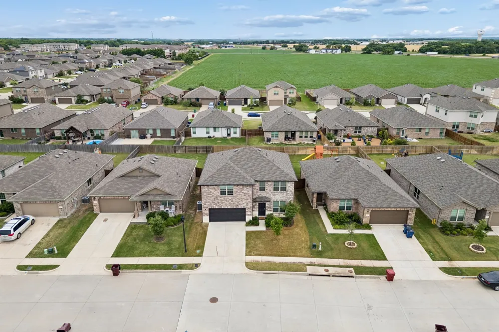 925 Billups Drive Van Alstyne, TX 75495