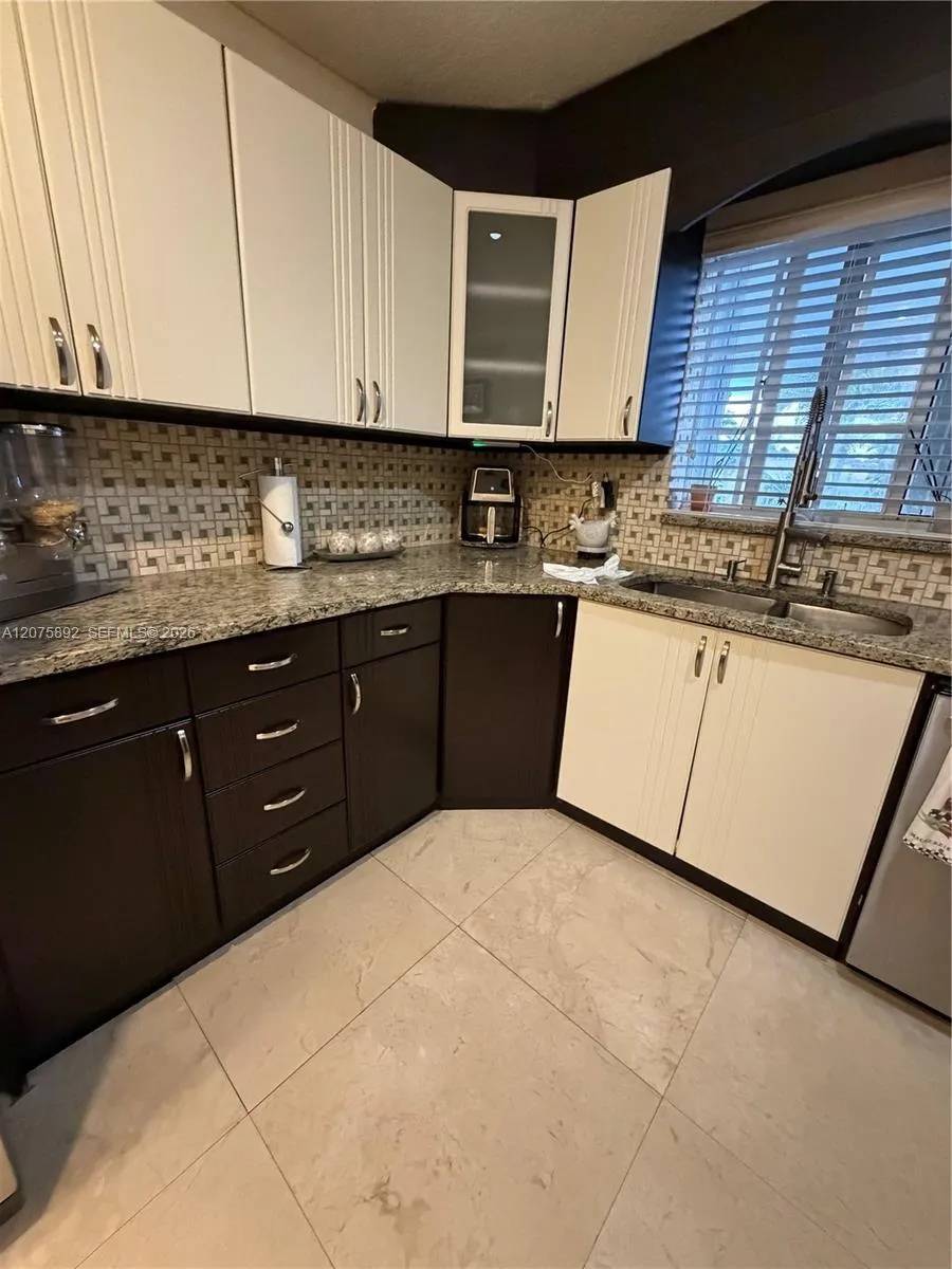 5445 NW 172nd Ter Miami Gardens, FL 33055