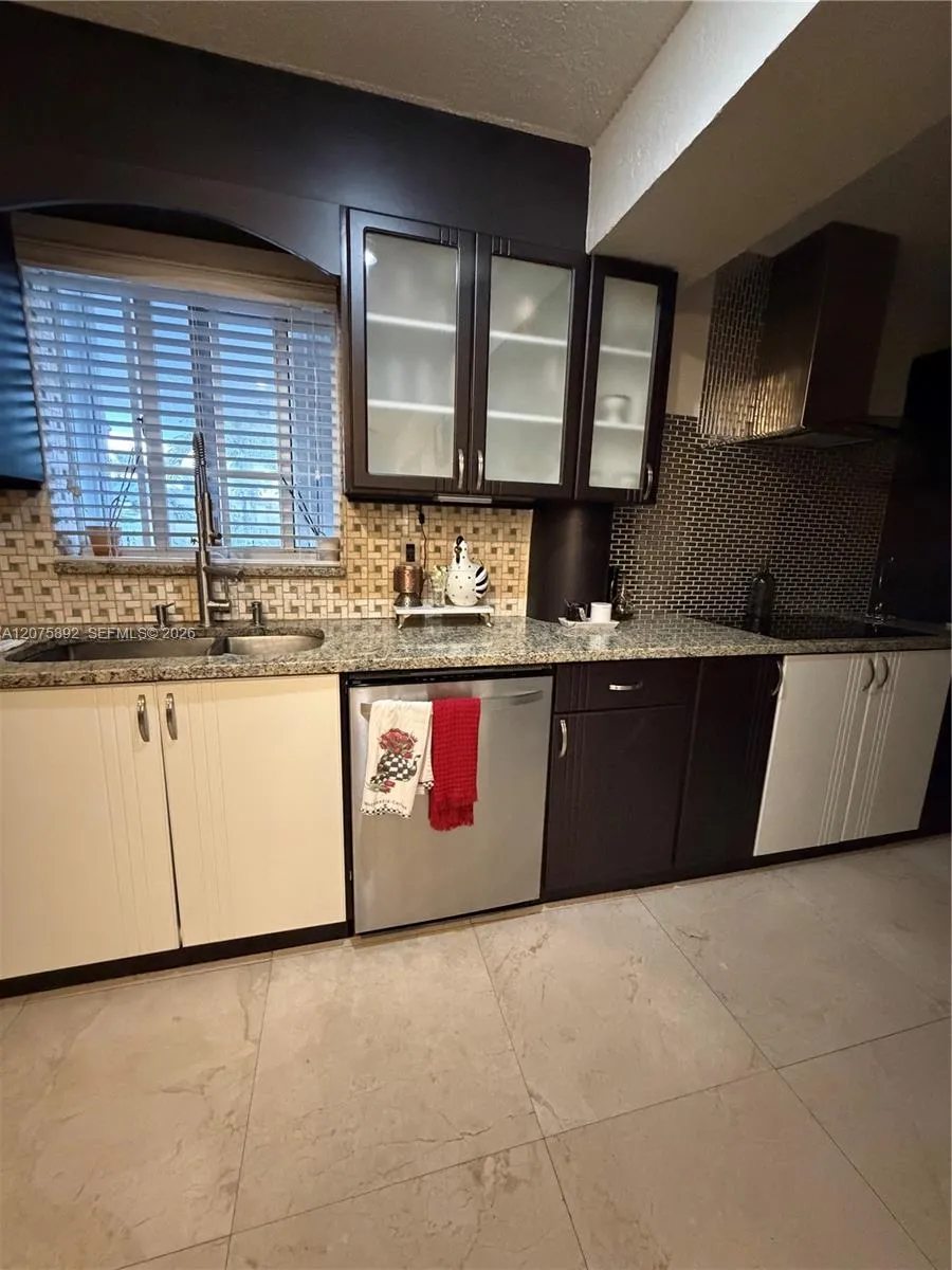 5445 NW 172nd Ter Miami Gardens, FL 33055