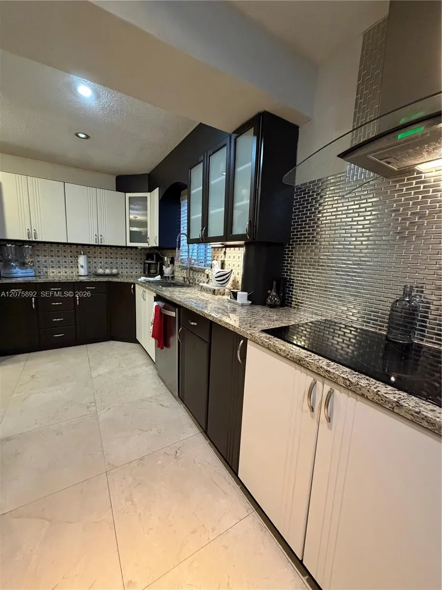5445 NW 172nd Ter Miami Gardens, FL 33055