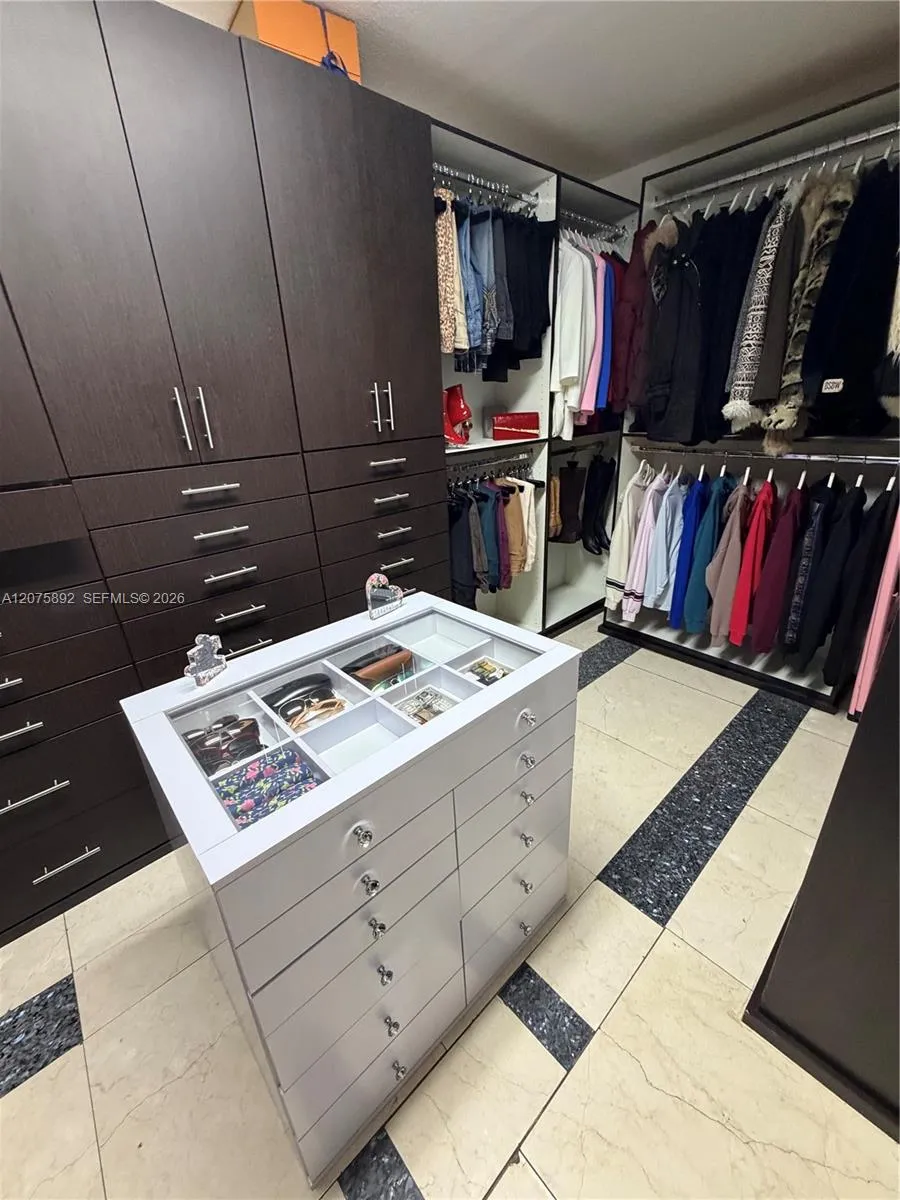 5445 NW 172nd Ter Miami Gardens, FL 33055