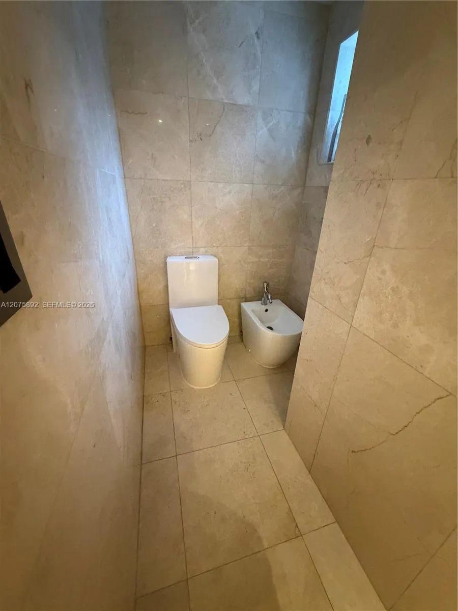 5445 NW 172nd Ter Miami Gardens, FL 33055