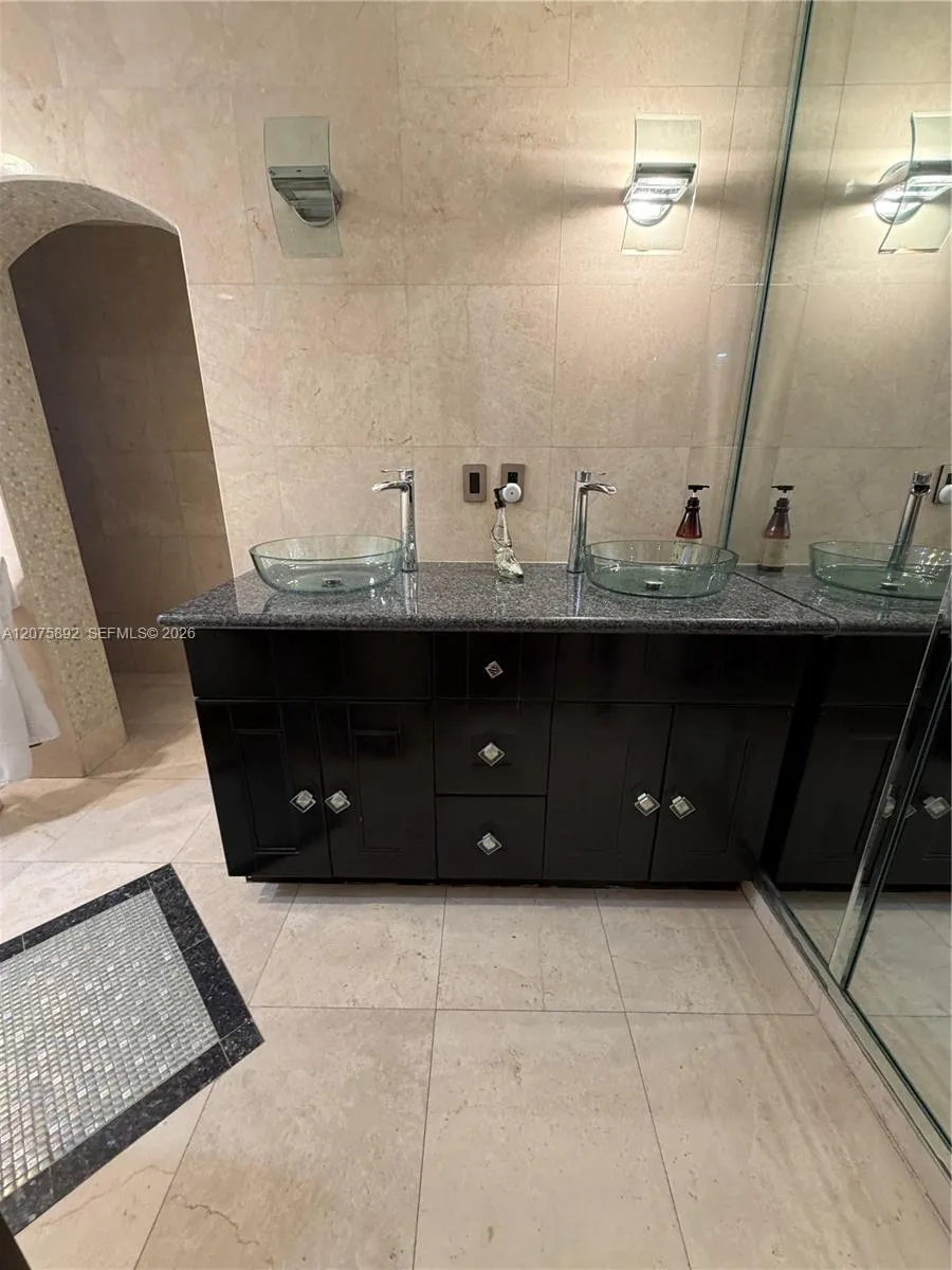 5445 NW 172nd Ter Miami Gardens, FL 33055