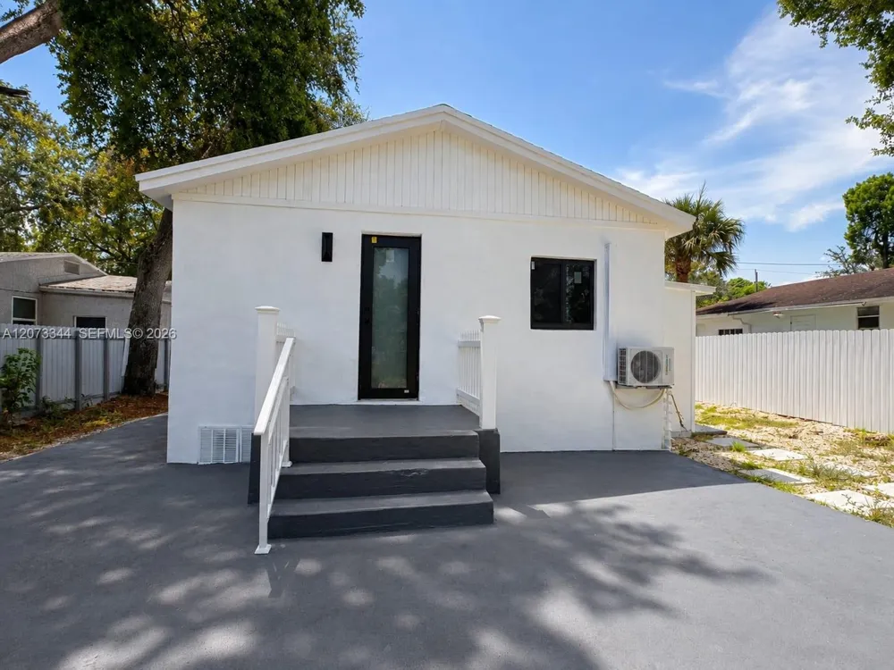 5511 NW 4th Ave #B Miami, FL 33127