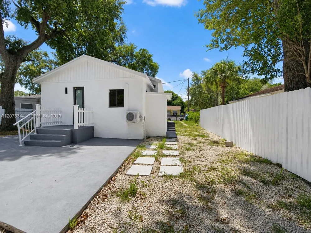 5511 NW 4th Ave #B Miami, FL 33127
