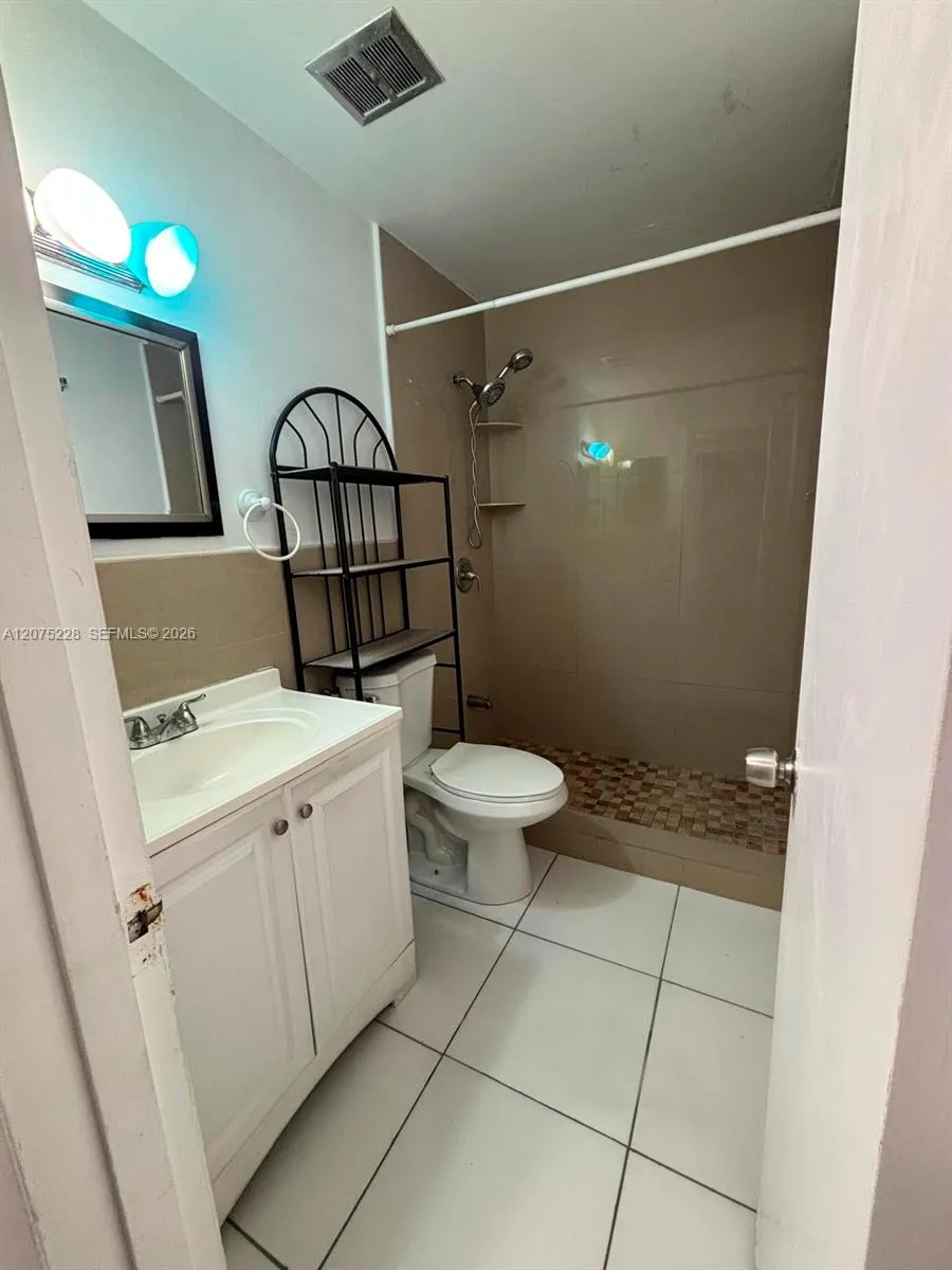 11195 SW 1st St #216 Sweetwater, FL 33174