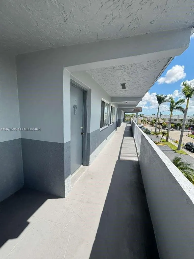 11005 SW 1st St #302 Sweetwater, FL 33174