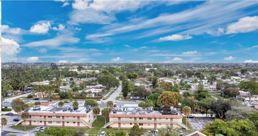3777 NW 78th Ave #10B Davie, FL 33024