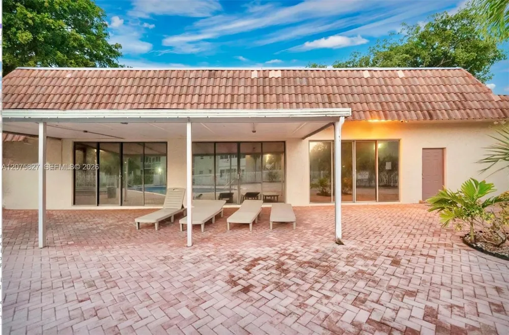 3777 NW 78th Ave #10B Davie, FL 33024