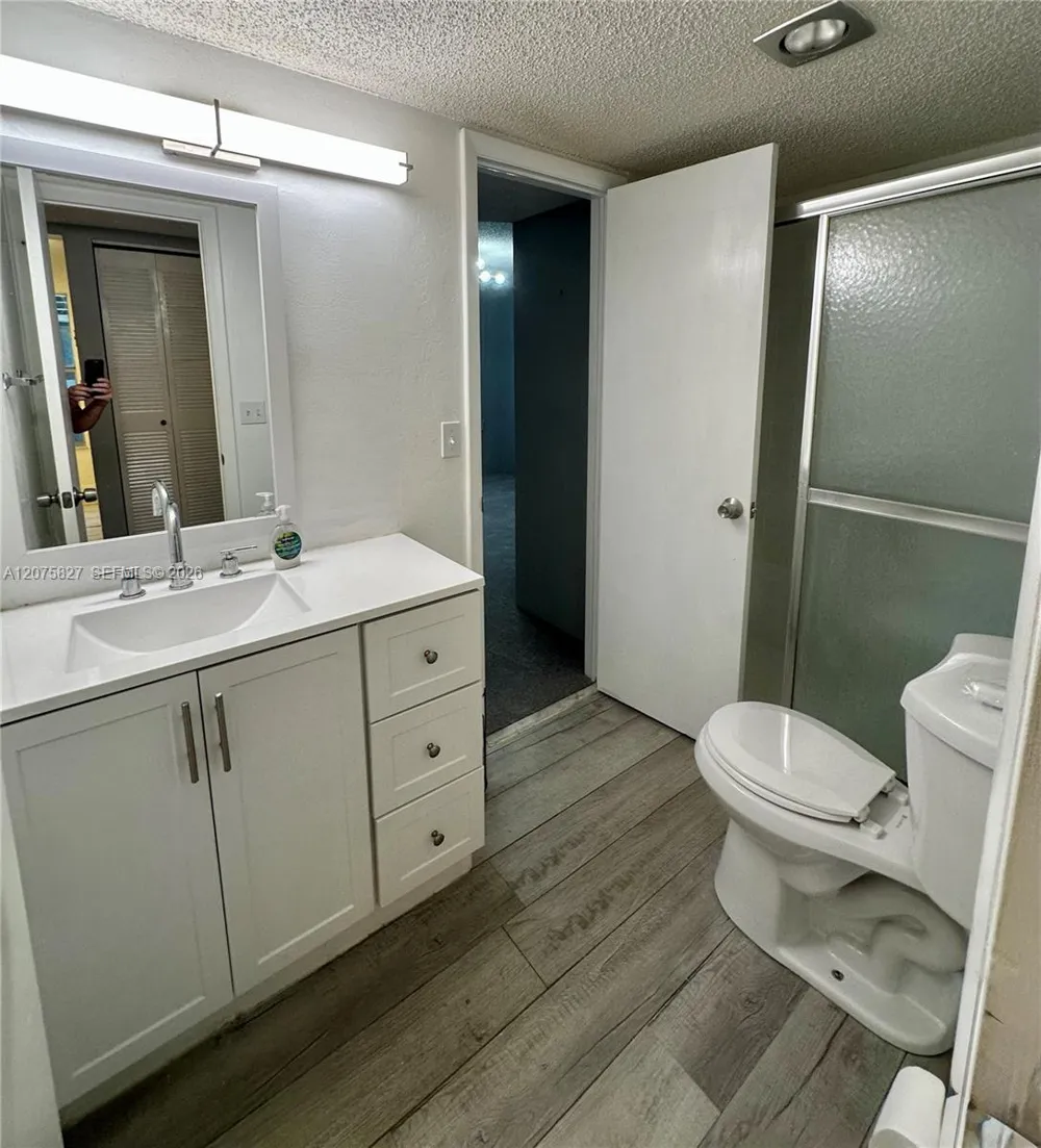 3777 NW 78th Ave #10B Davie, FL 33024