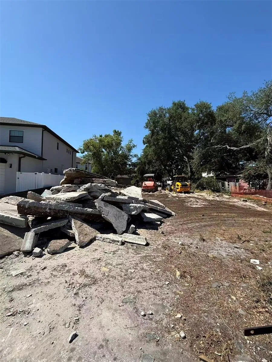 3412 W ALLINE AVENUE Tampa, FL 33611
