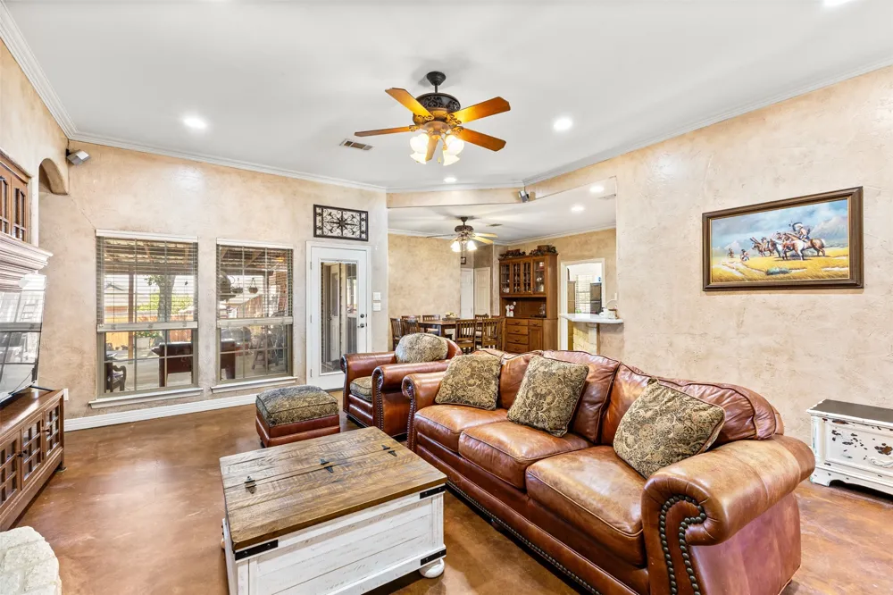1010 Williams Street Ennis, TX 75119