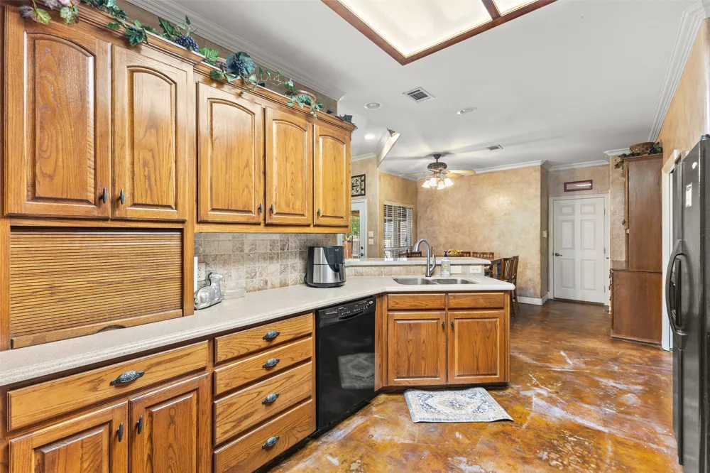 1010 Williams Street Ennis, TX 75119