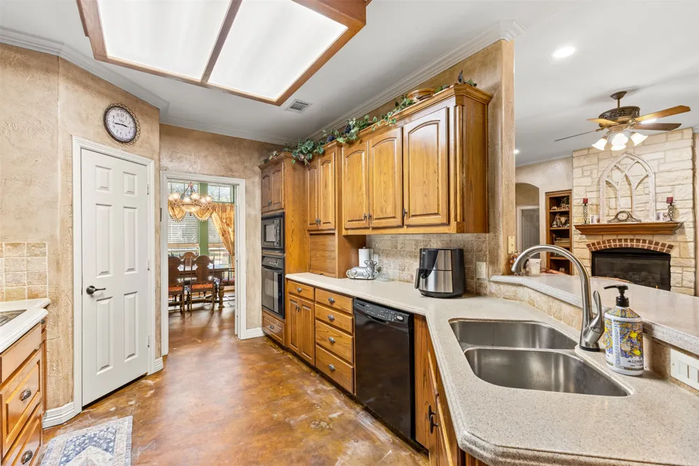 1010 Williams Street Ennis, TX 75119