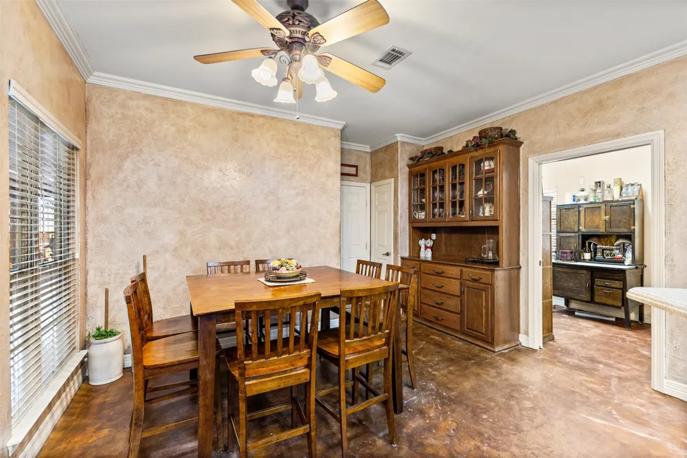 1010 Williams Street Ennis, TX 75119