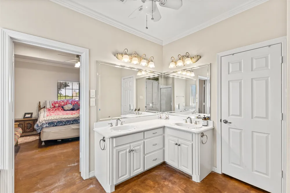 1010 Williams Street Ennis, TX 75119